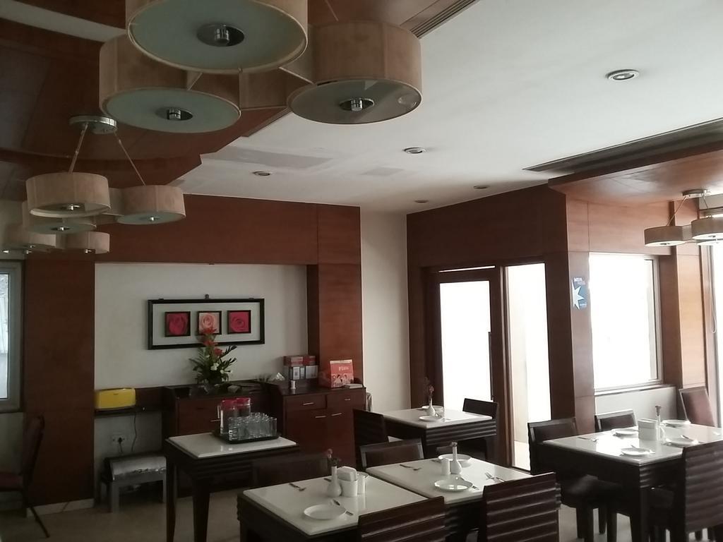 Hotel Dr Rajkumar International Μπανγκαλόρ Εξωτερικό φωτογραφία