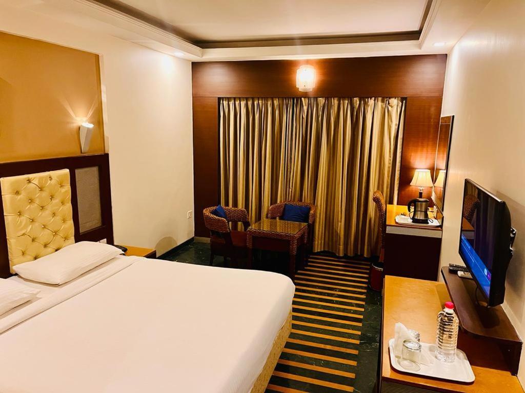 Hotel Dr Rajkumar International Μπανγκαλόρ Εξωτερικό φωτογραφία