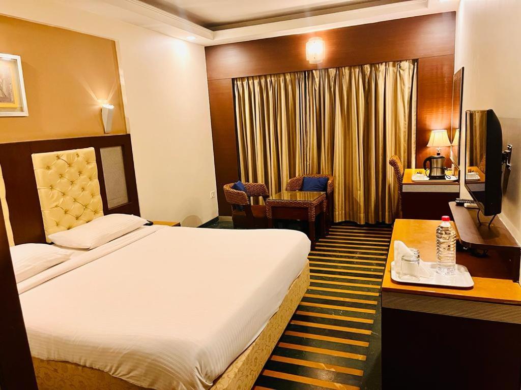 Hotel Dr Rajkumar International Μπανγκαλόρ Εξωτερικό φωτογραφία