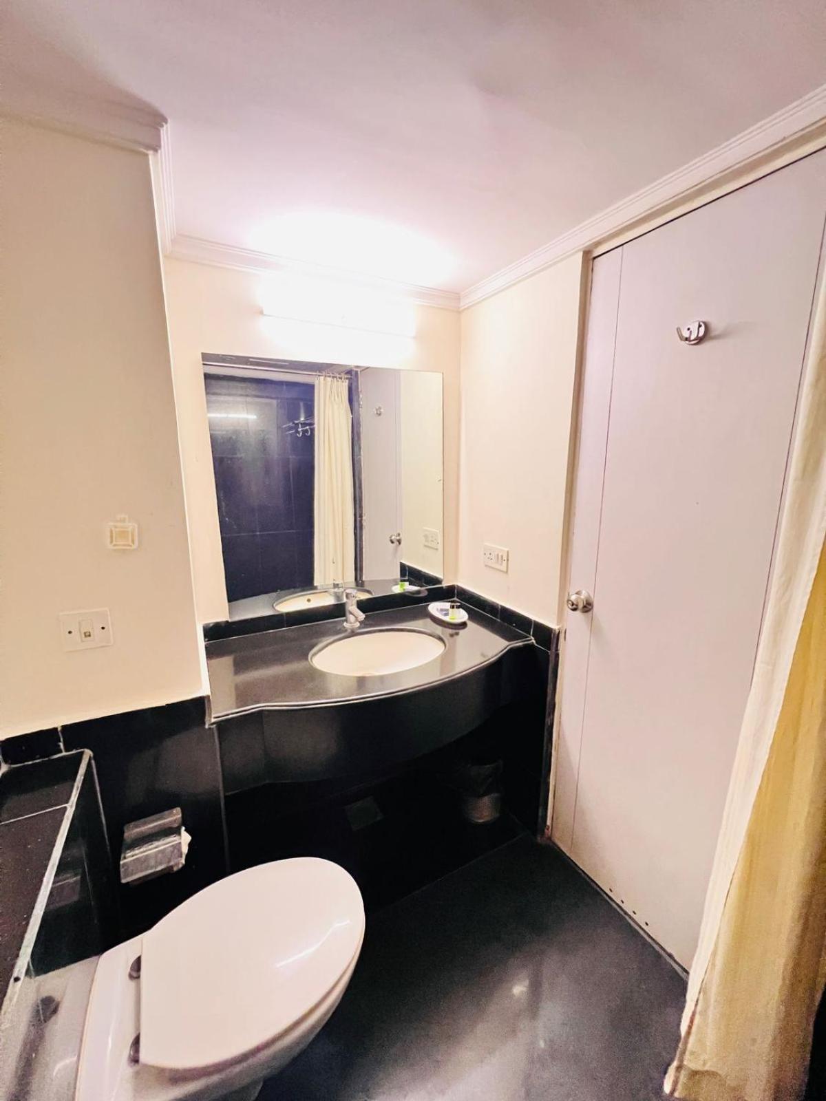 Hotel Dr Rajkumar International Μπανγκαλόρ Εξωτερικό φωτογραφία